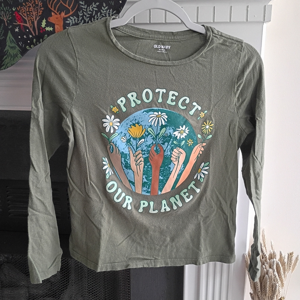 Old Navy XL 14/16 Protect Our Planet Graphic Tee